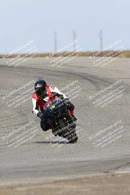 media/Nov-26-2023-TrackDaz (Sun) [[64ad8cfd8f]]/Mock Race/Outside Grapevine/